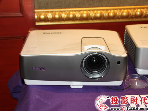 BenQ W1100W1200