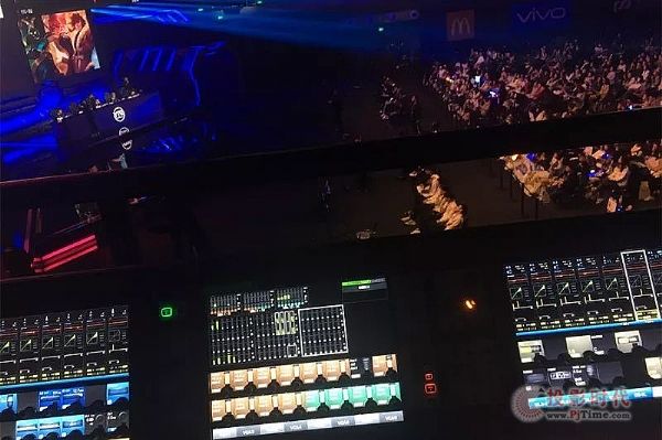 SOUNDCRAFT Vi2000KPL